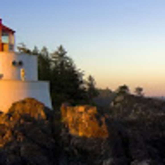 Meet your Posher, Laura - Picture 1 of 1